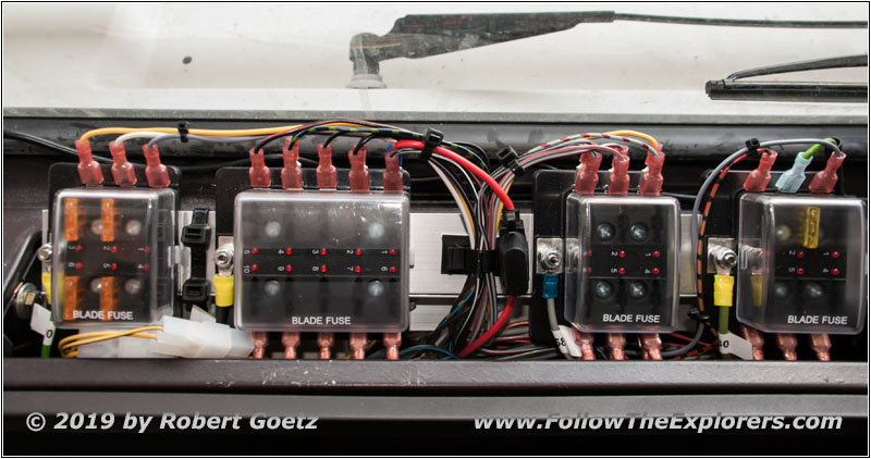 Unimog U1550 new fuse boxes Unimog U1550 new fuse boxes