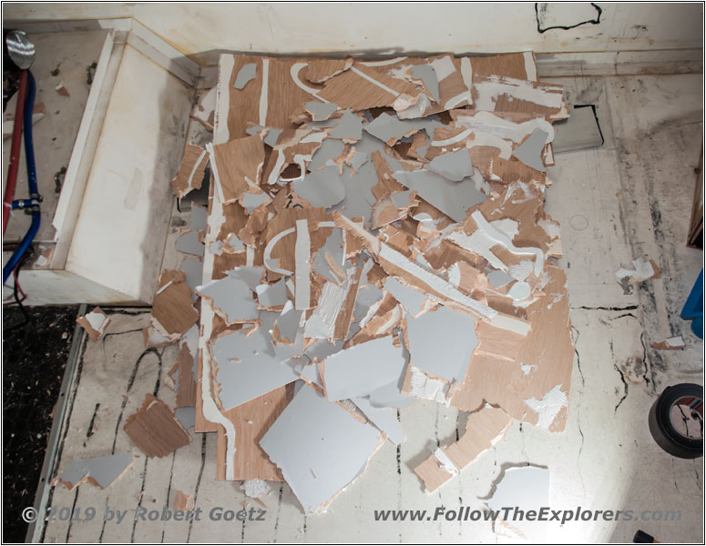 Removed ceiling cover Removed ceiling cover