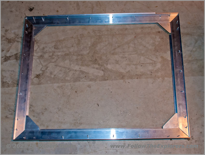 Unimog U1550 frame for roof window Unimog U1550 frame for roof window