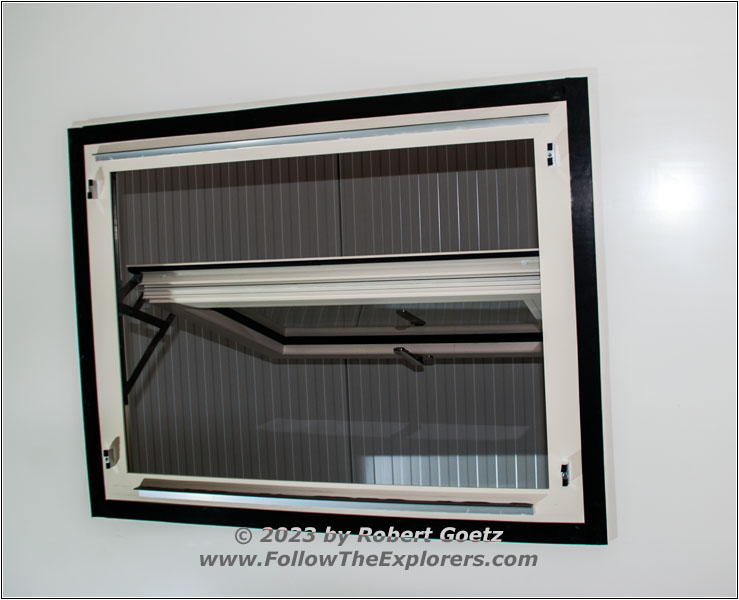 Shelter, new shutter mount Shelter, new shutter mount