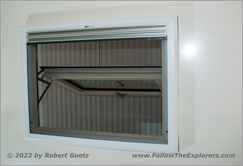 Shelter shutter Shelter shutter