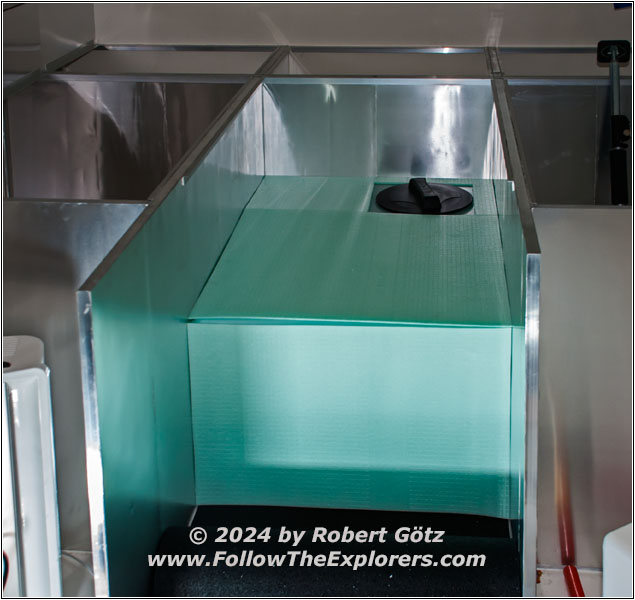 Shelter water tank Shelter water tank