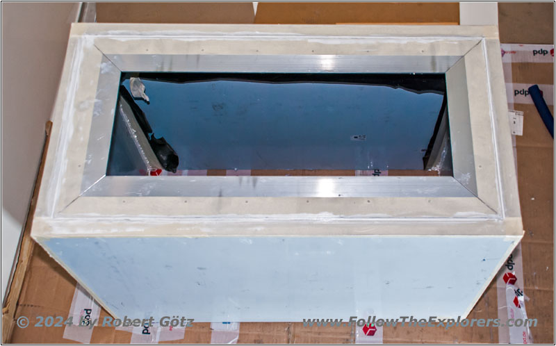 Shelter water tank mount/storage Shelter water tank mount/storage