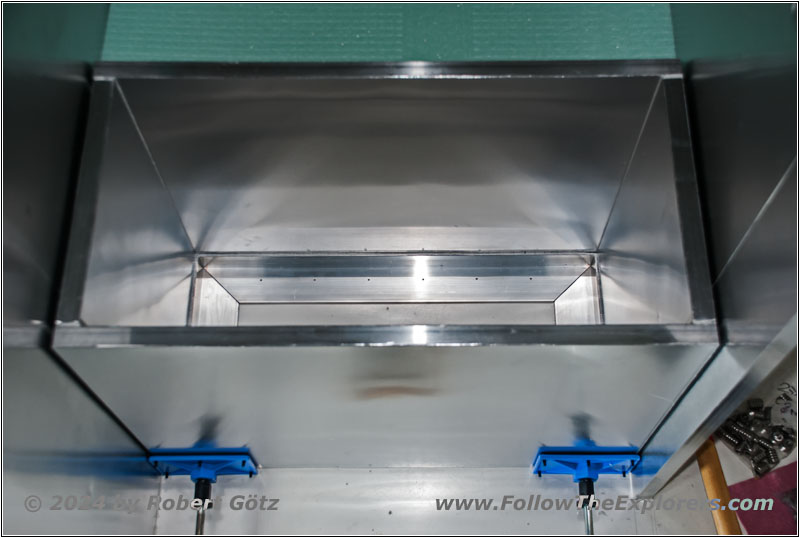 Shelter water tank mount/storage Shelter water tank mount/storage