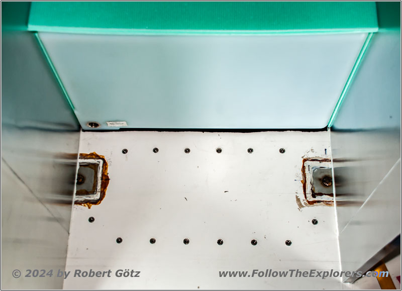 Shelter water tank mount/storage Shelter water tank mount/storage