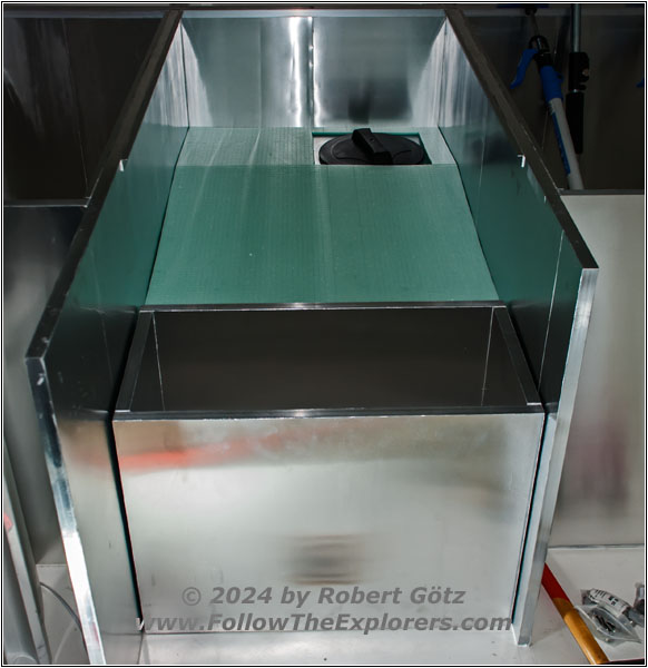 Shelter water tank mount/storage Shelter water tank mount/storage