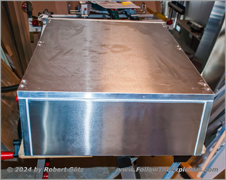 Shelter drawer above water tank Shelter drawer above water tank