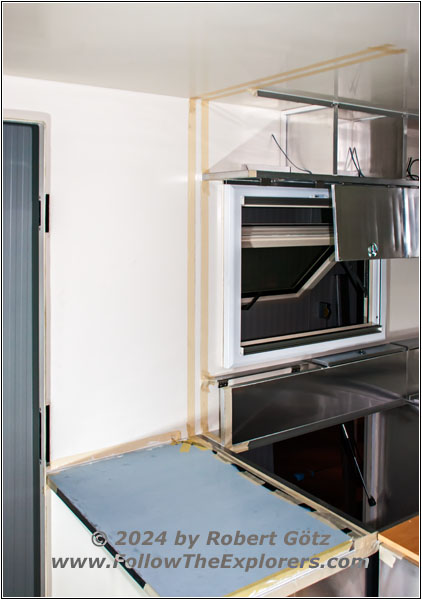 Shelter separation wall bathroom and bed area Shelter separation wall bathroom and bed area