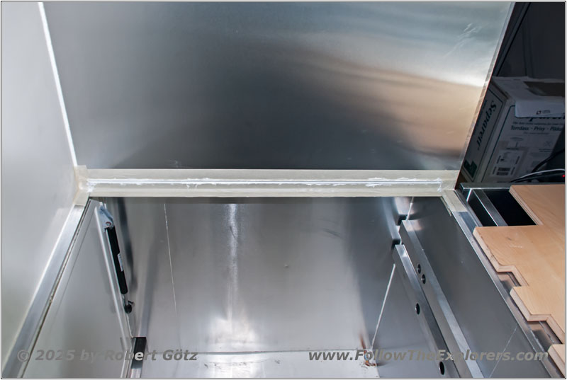 Shelter bed carrier Shelter bed carrier