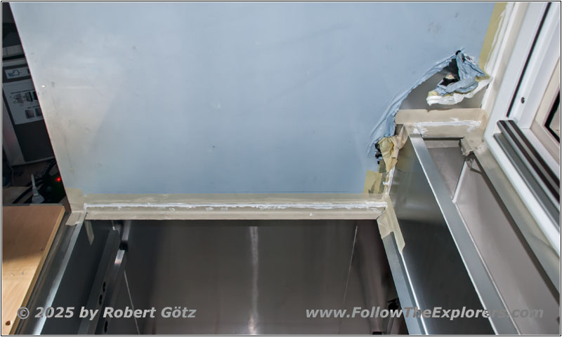 Shelter bed carrier Shelter bed carrier