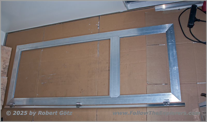 Shelter restroom door hinge Shelter restroom door hinge