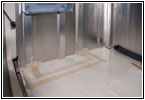 Shelter urine tank mount