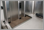 Shelter urine tank mount