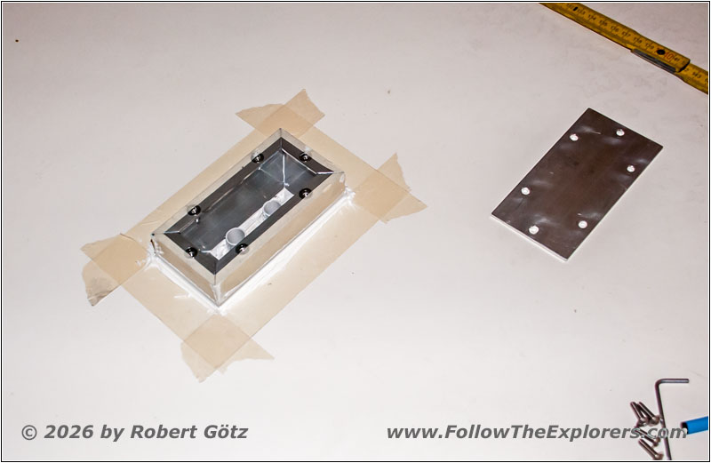 Shelter roof cable duct cover Shelter roof cable duct cover