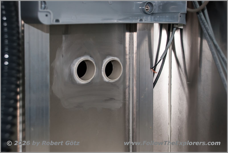 Shelter restroom cable duct Shelter restroom cable duct