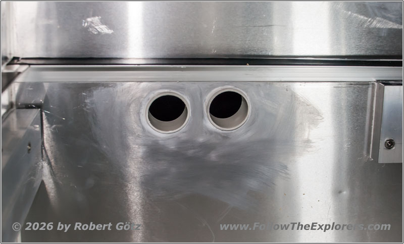 Shelter restroom cable duct Shelter restroom cable duct