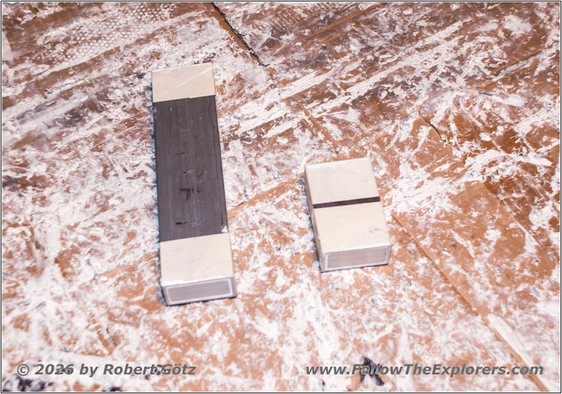 Shelter restroom wet wipes holder support Shelter restroom wet wipes holder support