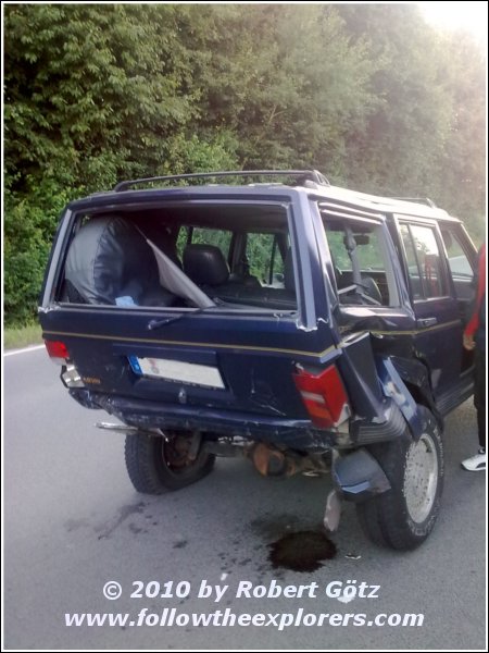 Mein 96 XJ Jeep Cherokee nach Auffahrunfall mit 80km/h