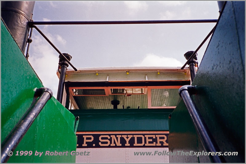 Sternwheeler W.P. Snyder Bridge