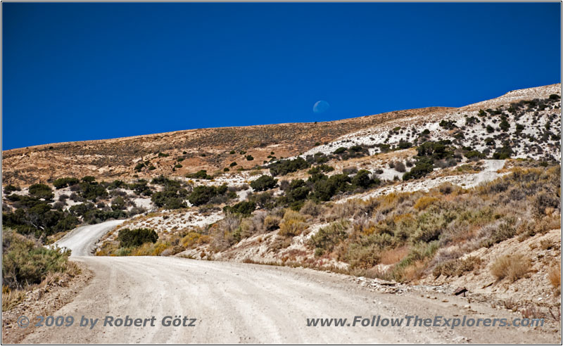 Moon, CR69/Gookin-White Mountain Rd, WY Moon, CR69/Gookin-White Mountain Rd, WY