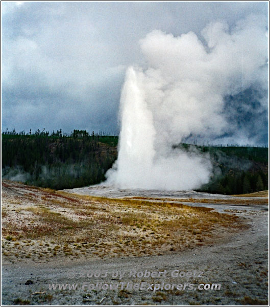 Old Faithful, Yellowstone National Park, Wyoming