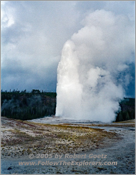 Old Faithful, Yellowstone National Park, Wyoming