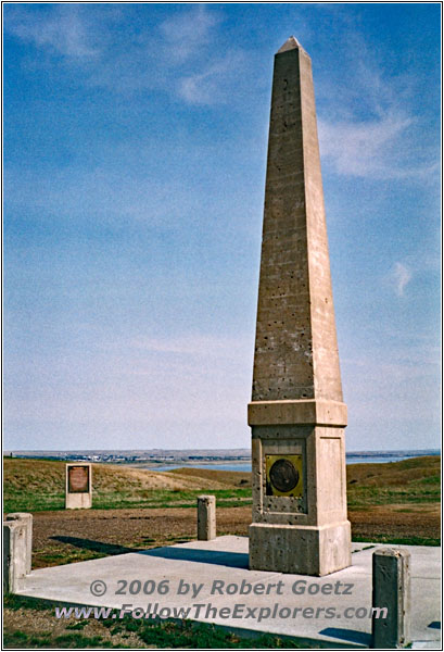 Sacagawea Monument, SD