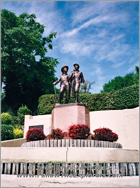 Tom Sawyer & Huckleberry Finn Statue, Cardiff Hill, Hannibal, Missouri