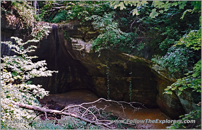 Pictual Rock Cave, Sugar Maple Nature Trail, Wyalusing State Park, Wisconsin