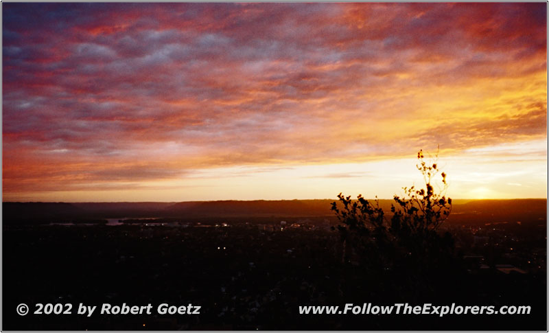 Sunset Grandad Bluff Park, La Crosse, WI Sunset Grandad Bluff Park, La Crosse, WI